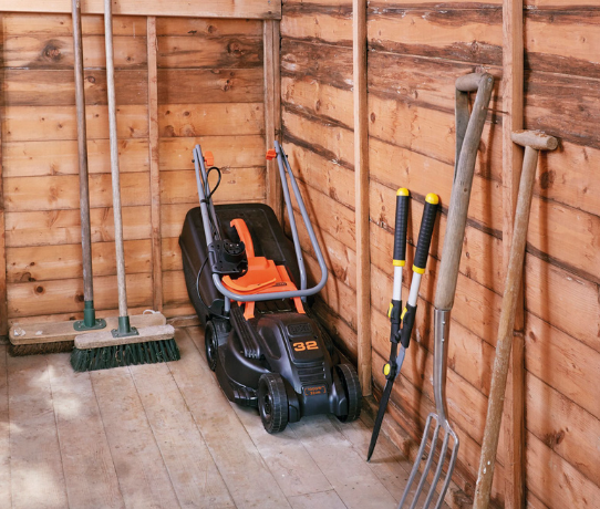 Black & Decker 1000W 32cm Electric Rotary Mower 1000W 4